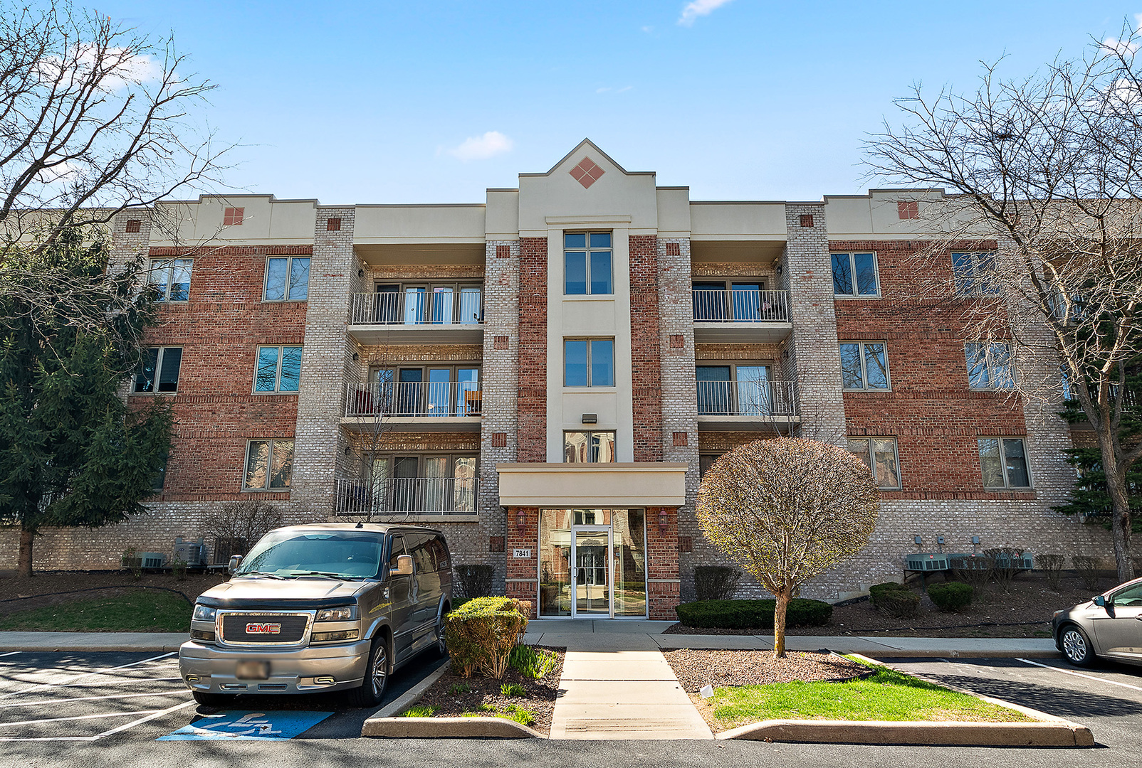 7841 W 157th Street #208, Orland Park, IL 60462