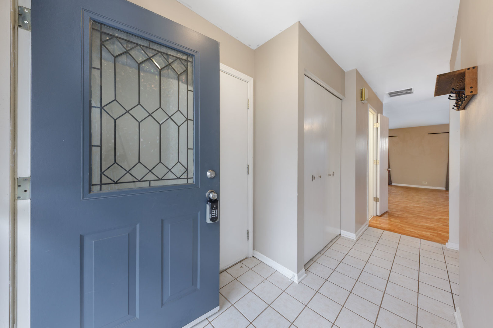 1604 Pebble Beach Circle, Elgin, IL 60123