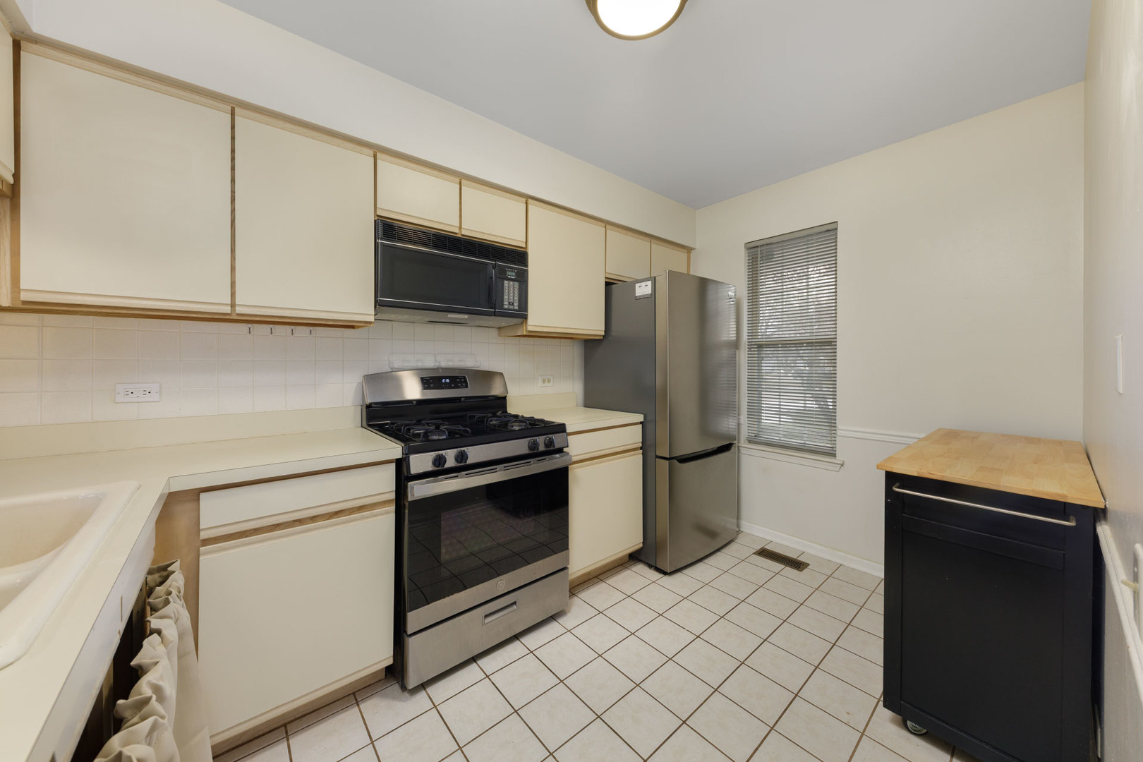 1604 Pebble Beach Circle, Elgin, IL 60123