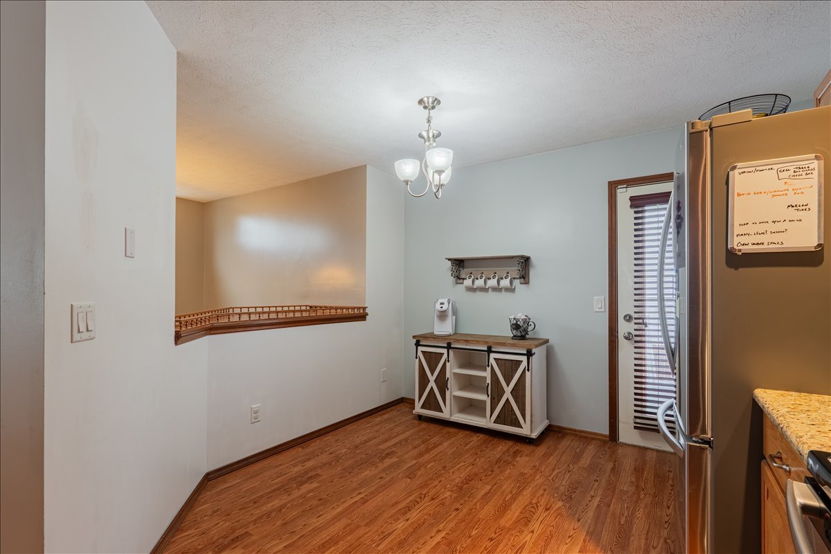 1509 Beckenham Drive, Bloomington, IL 61704