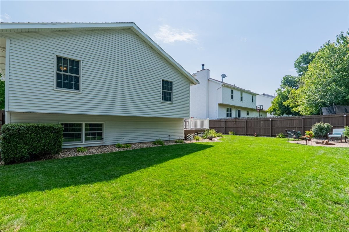 1509 Beckenham Drive, Bloomington, IL 61704