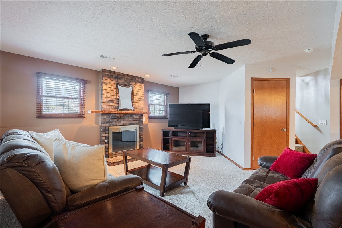 1509 Beckenham Drive, Bloomington, IL 61704