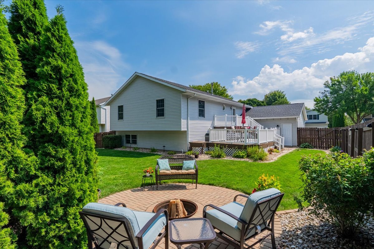 1509 Beckenham Drive, Bloomington, IL 61704