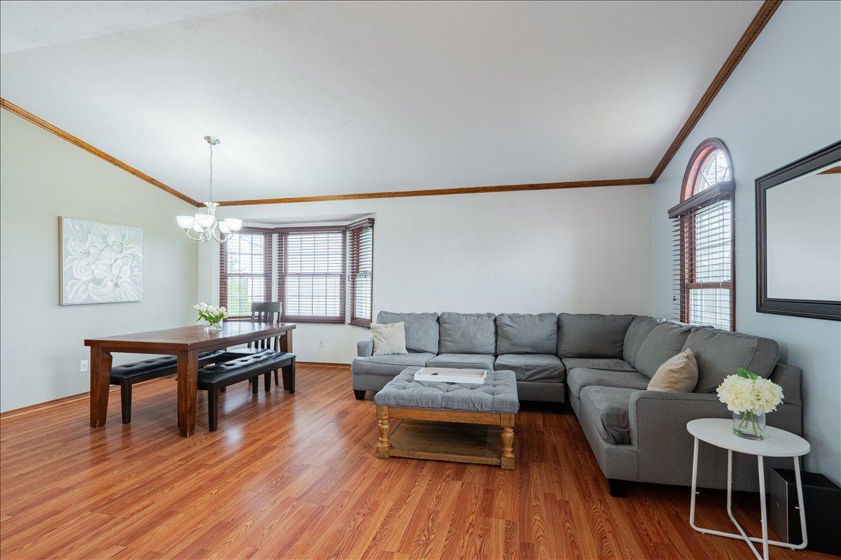 1509 Beckenham Drive, Bloomington, IL 61704