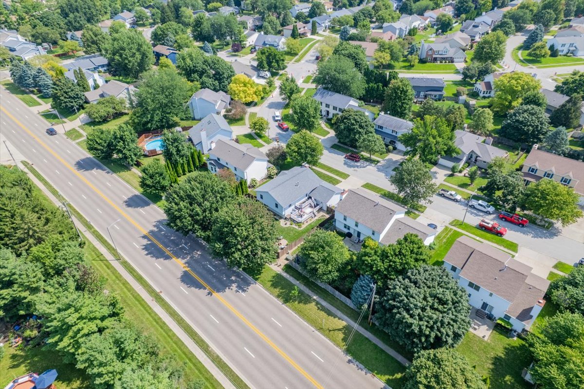 1509 Beckenham Drive, Bloomington, IL 61704