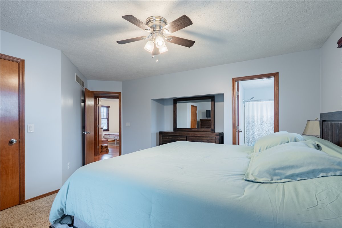 1509 Beckenham Drive, Bloomington, IL 61704