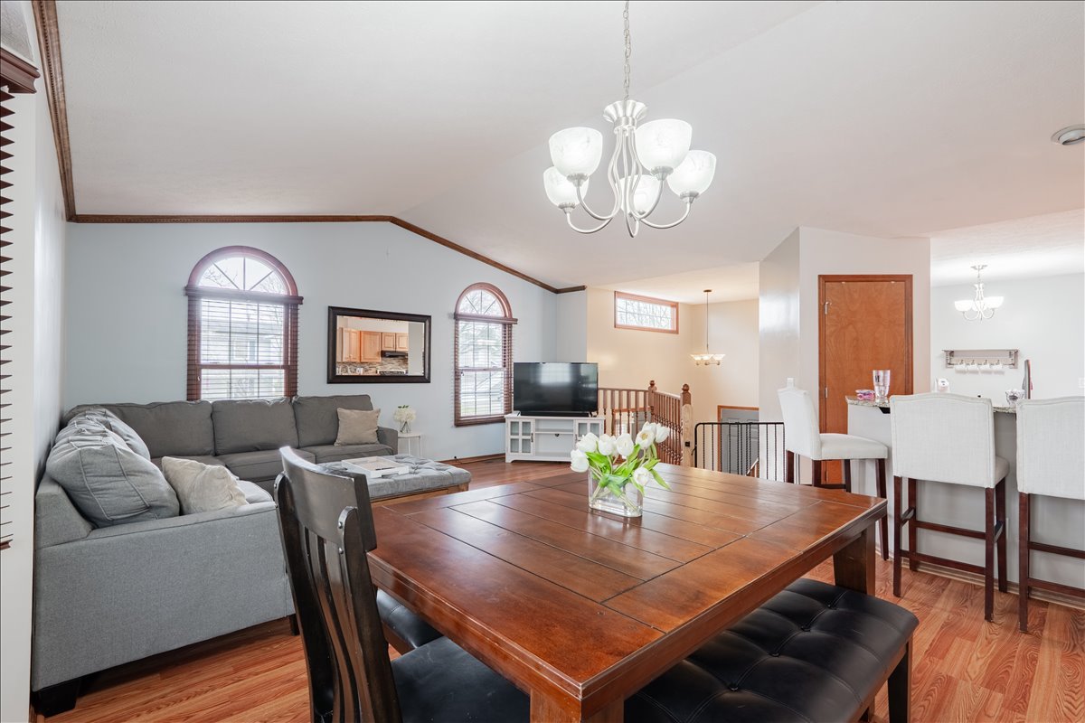 1509 Beckenham Drive, Bloomington, IL 61704