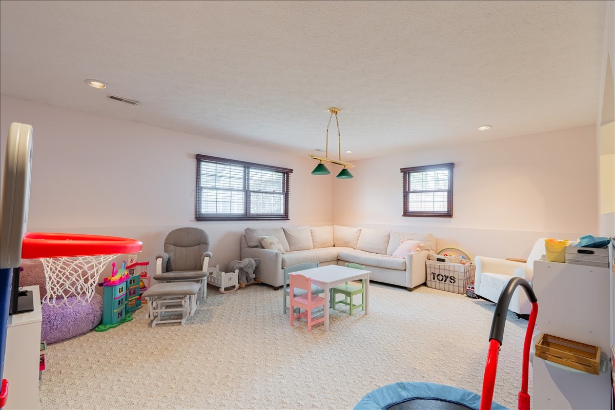 1509 Beckenham Drive, Bloomington, IL 61704