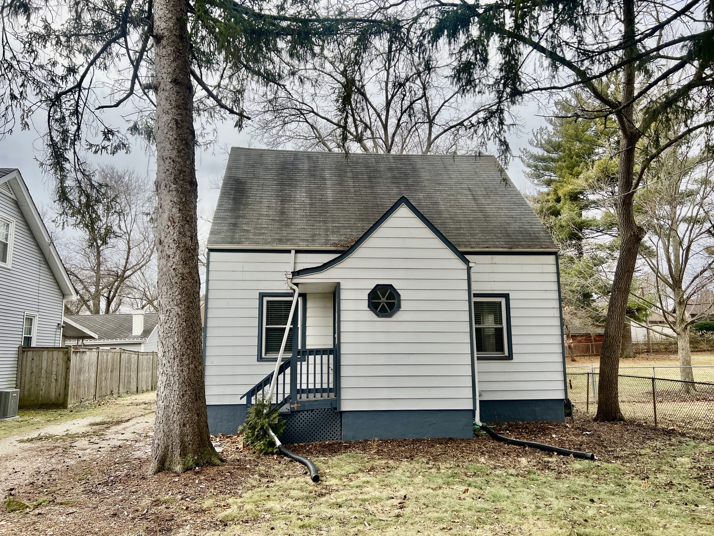 28w471 Batavia Road, Warrenville, IL 60555