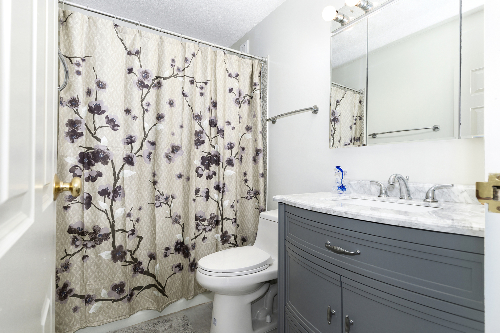 2201 S Highland Avenue #4M, Lombard, IL 60148