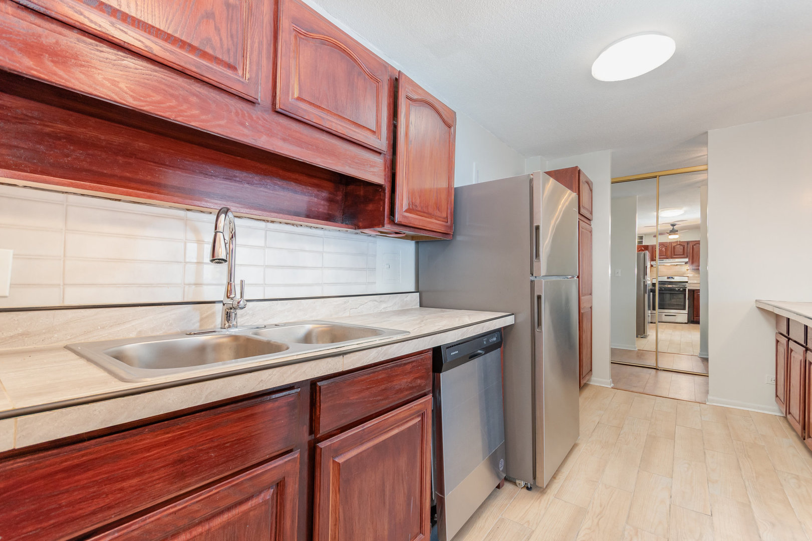 2201 S Highland Avenue #4M, Lombard, IL 60148