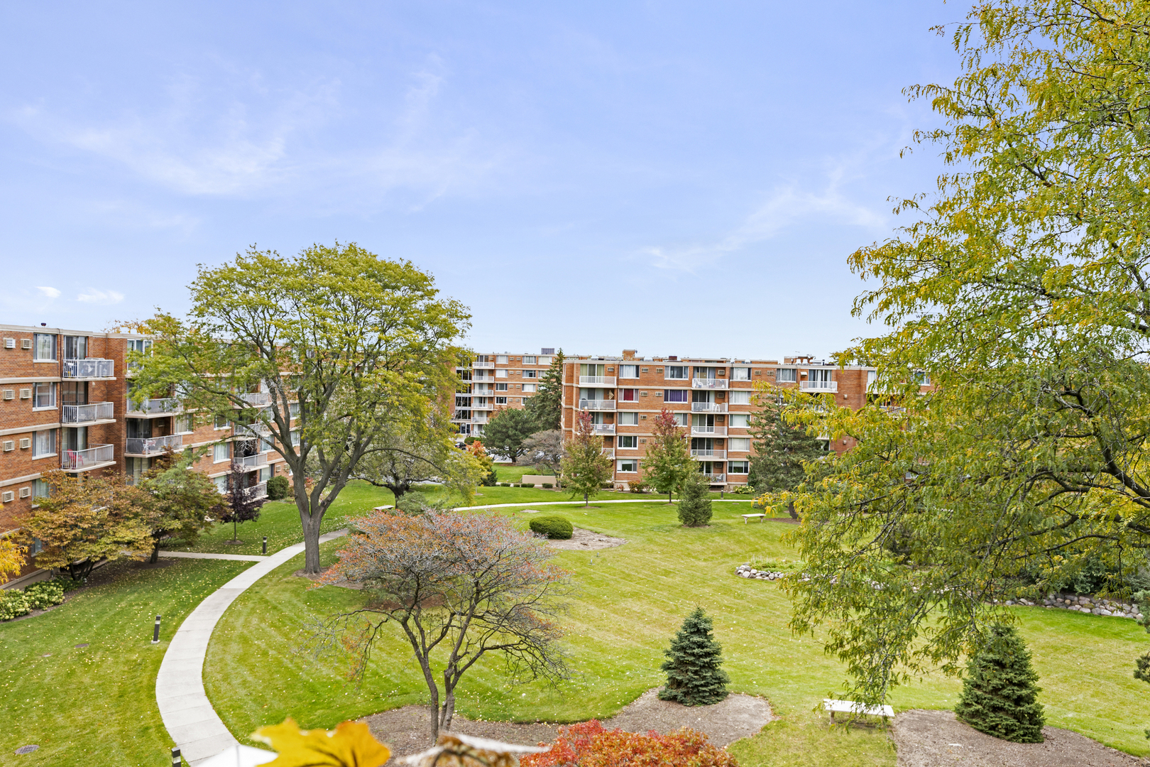 2201 S Highland Avenue #4M, Lombard, IL 60148