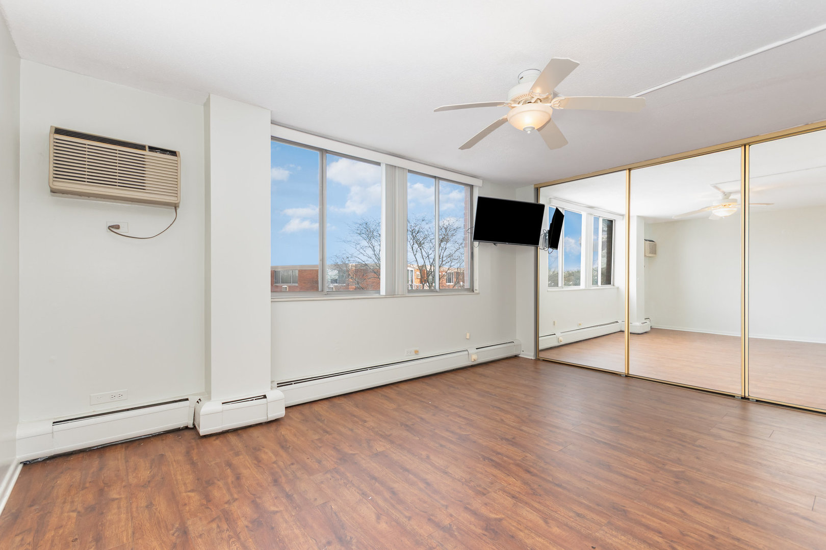 2201 S Highland Avenue #4M, Lombard, IL 60148