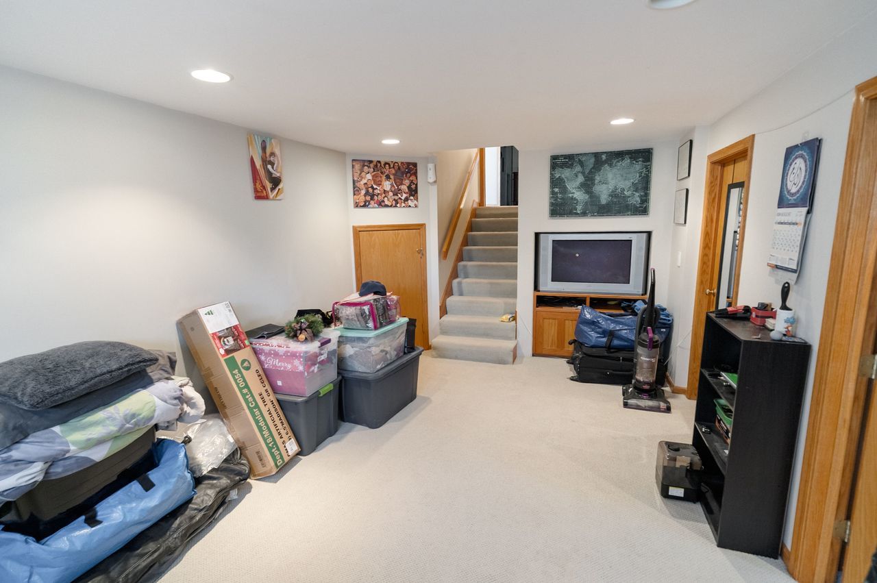 201 Amber Court, West Chicago, IL 60185