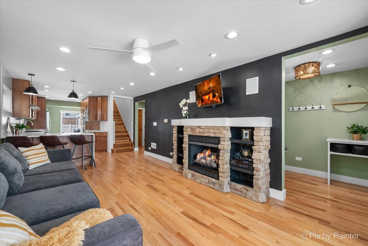 6372 N Sayre Avenue, Chicago, IL 60631