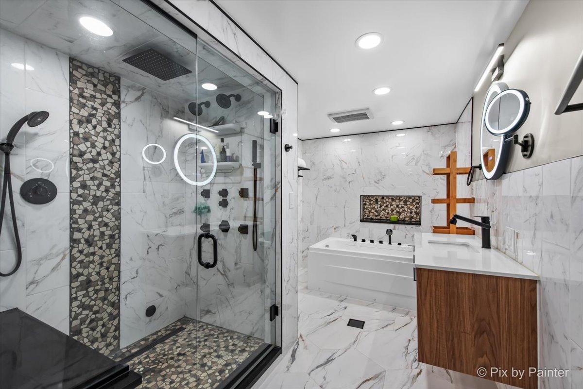 6372 N Sayre Avenue, Chicago, IL 60631