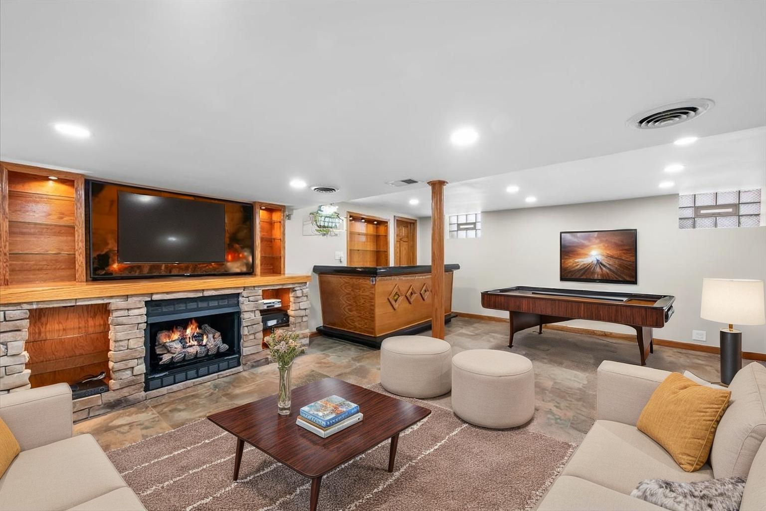 6372 N Sayre Avenue, Chicago, IL 60631