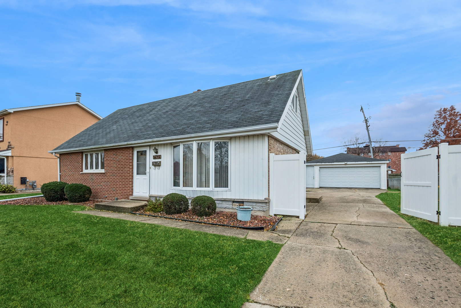 7101 Stanford Drive, Bridgeview, IL 60455