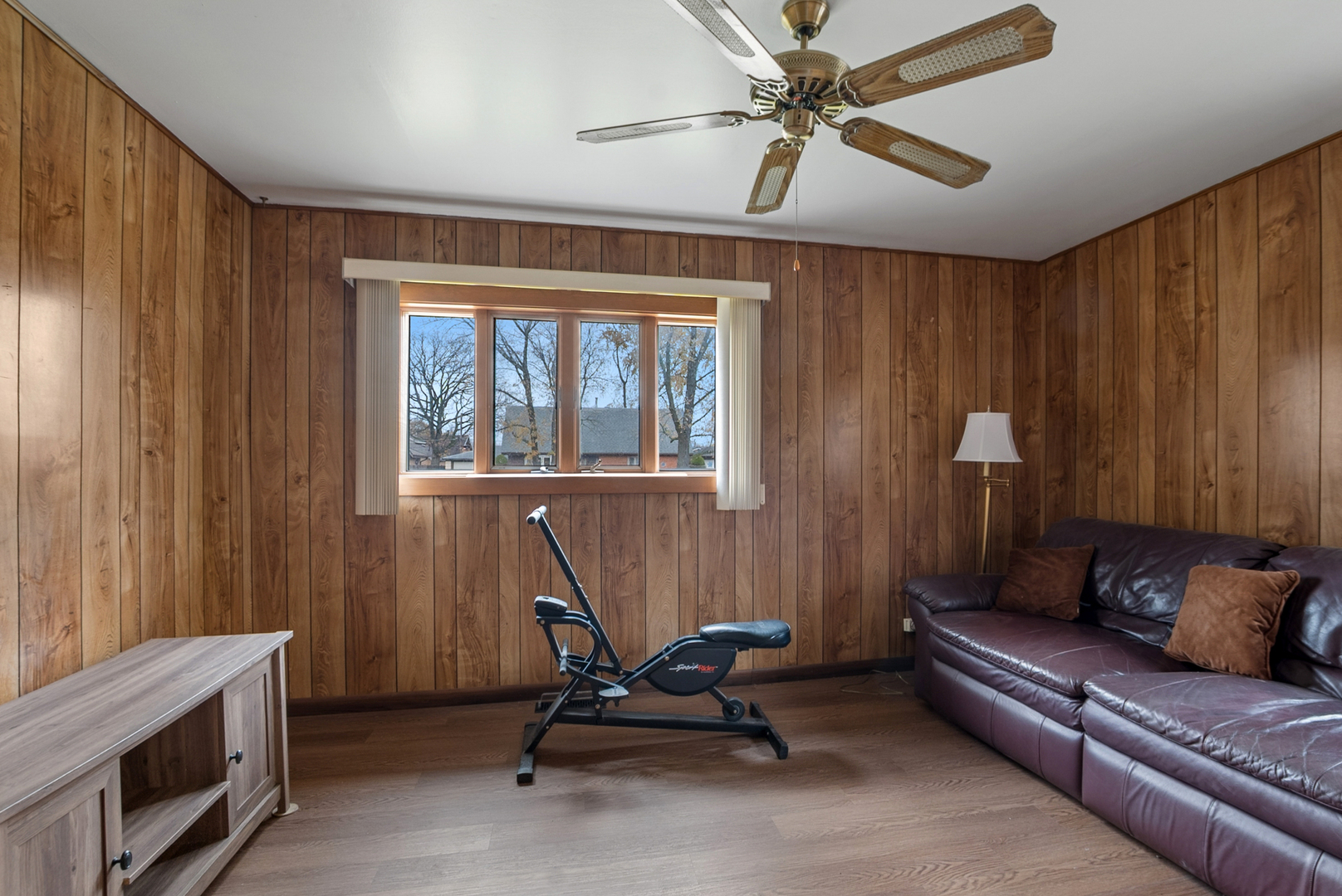 7101 Stanford Drive, Bridgeview, IL 60455