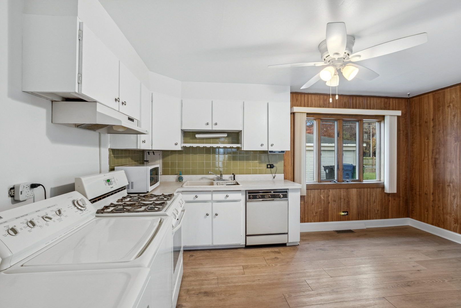 7101 Stanford Drive, Bridgeview, IL 60455