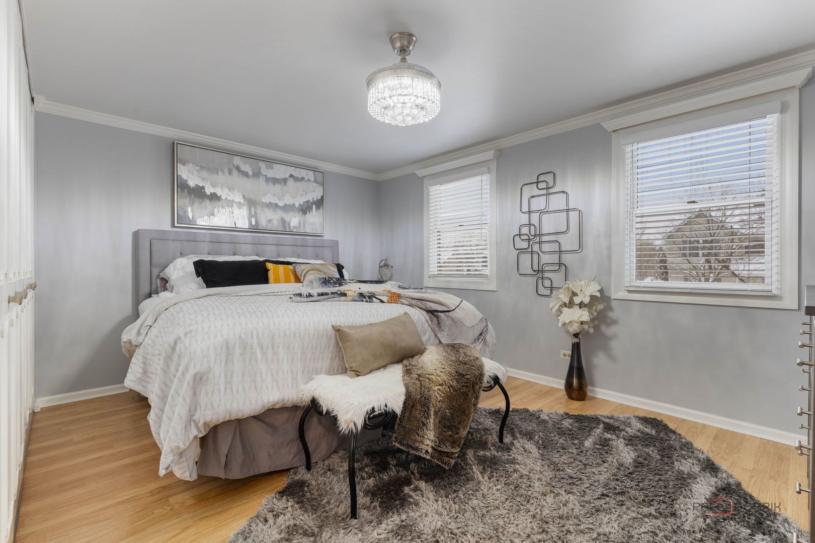 225 Wickham Drive, Schaumburg, IL 60194