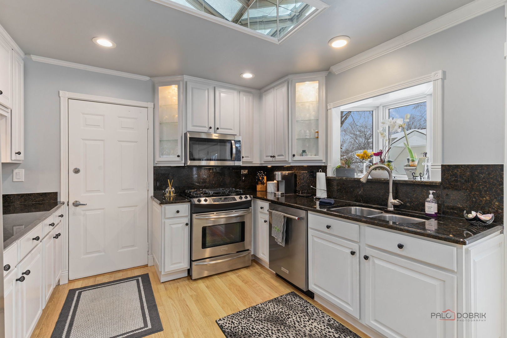 225 Wickham Drive, Schaumburg, IL 60194