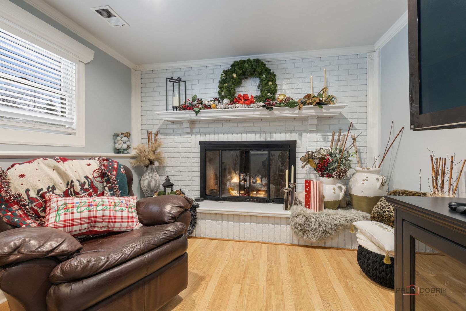 225 Wickham Drive, Schaumburg, IL 60194