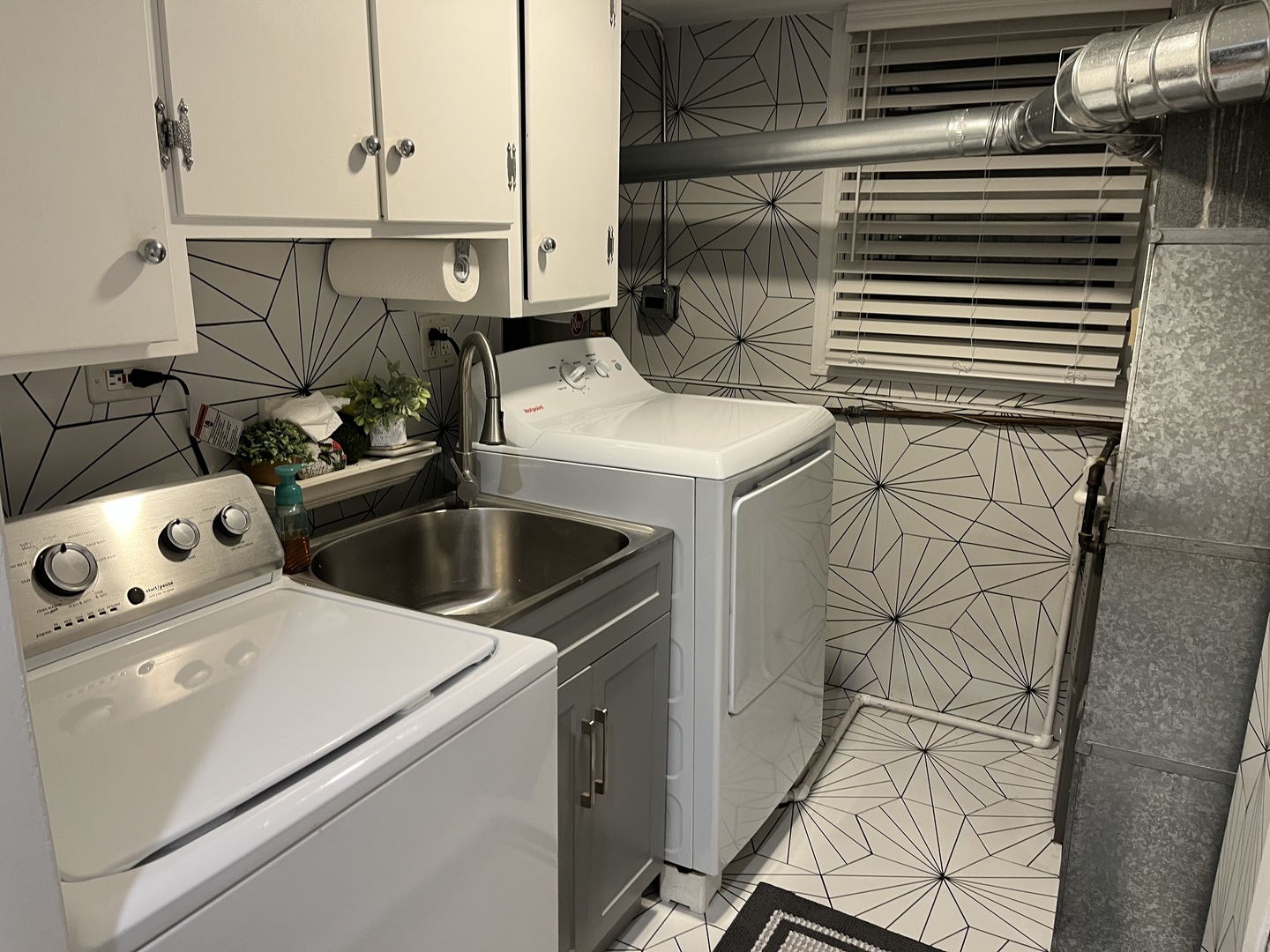 225 Wickham Drive, Schaumburg, IL 60194