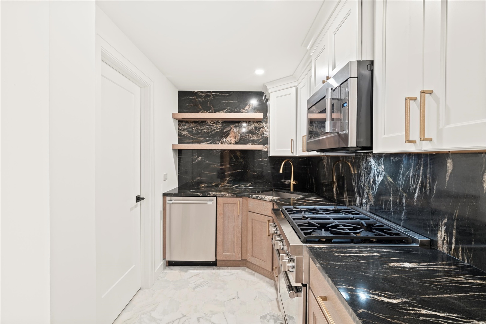 9427 Falling Waters Drive, Burr Ridge, IL 60527