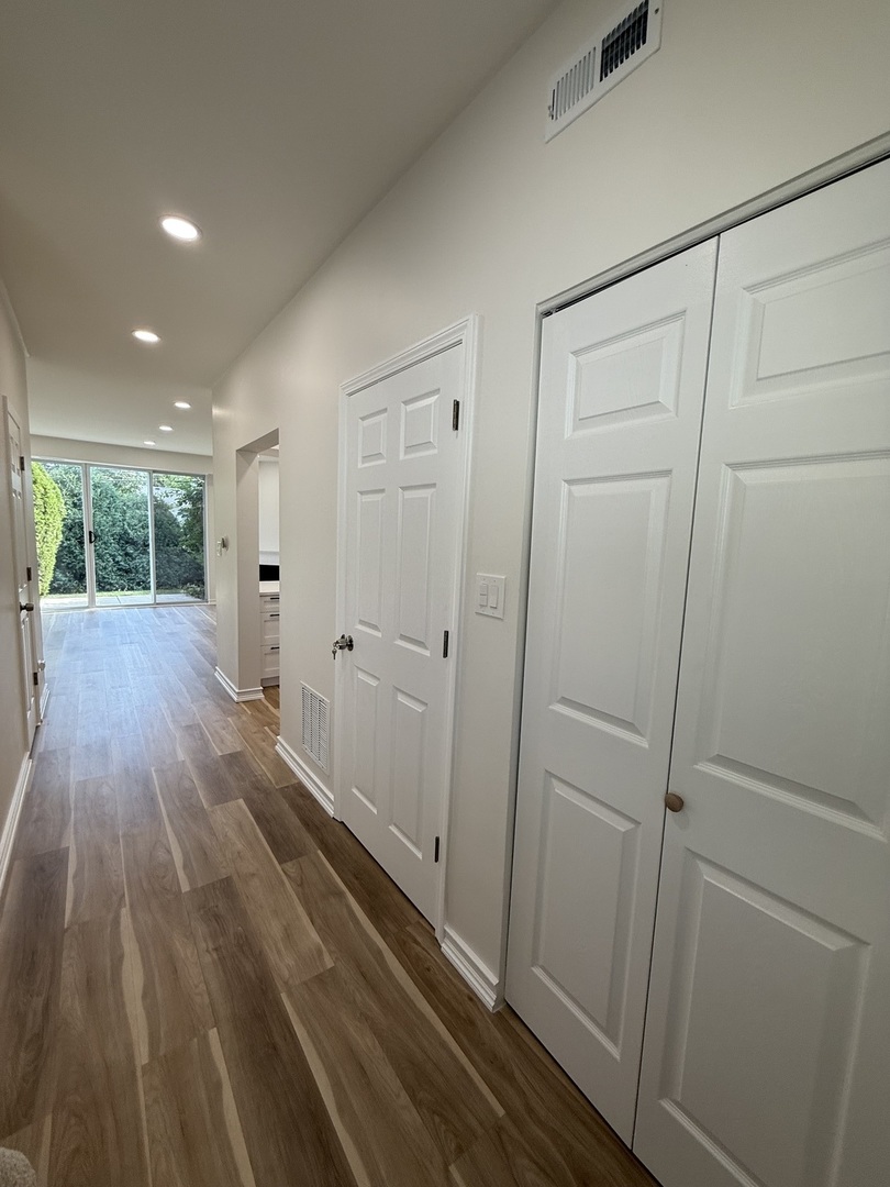 7825 Darien Lake Drive #7825, Darien, IL 60561