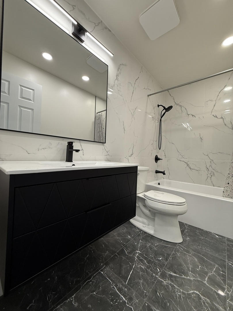 7825 Darien Lake Drive #7825, Darien, IL 60561