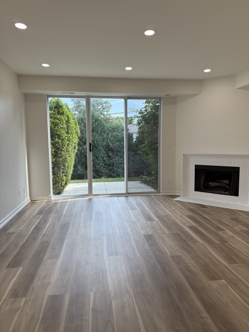 7825 Darien Lake Drive #7825, Darien, IL 60561