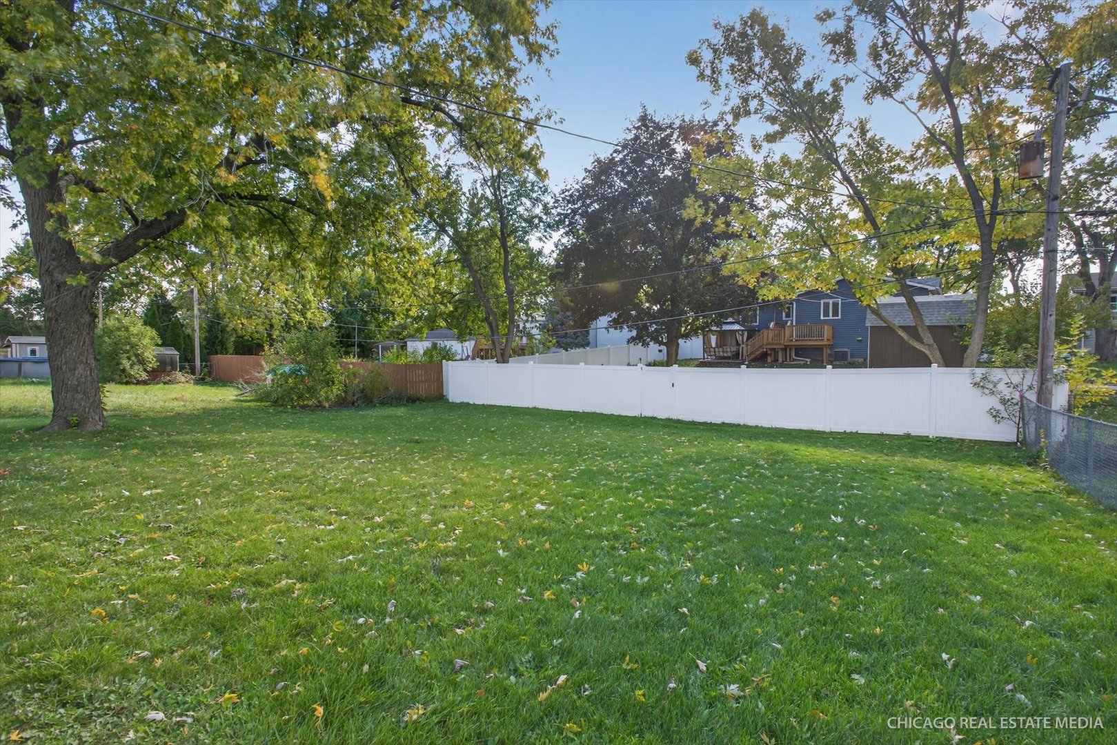 2211 Birchwood Parkway, Woodridge, IL 60517