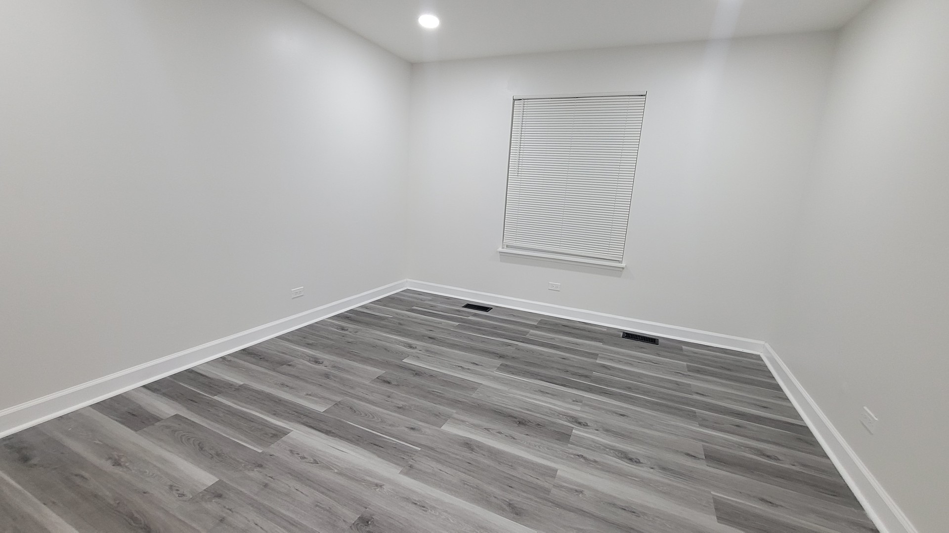 378 Sandalwood Lane #B1, Schaumburg, IL 60193