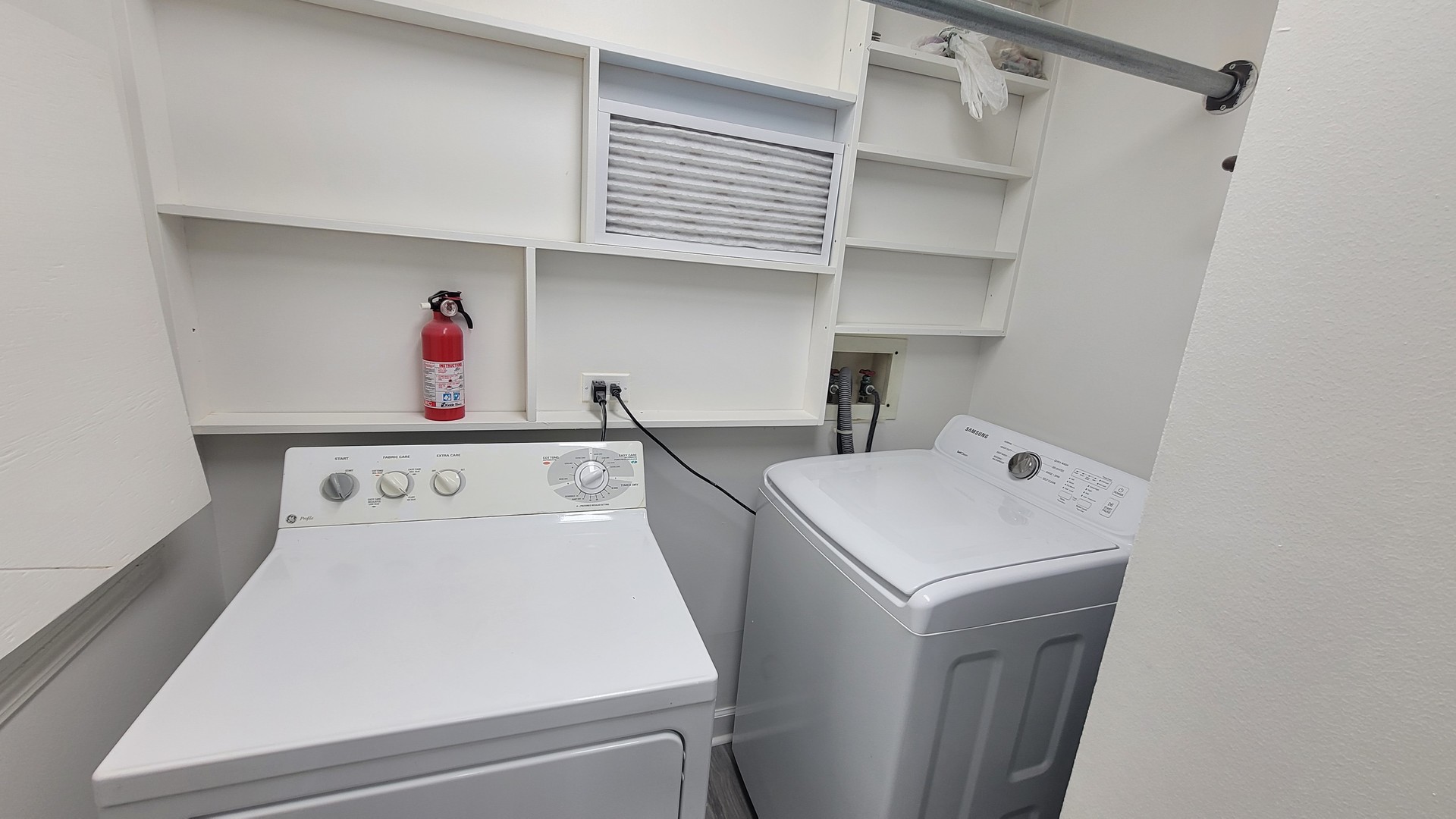 378 Sandalwood Lane #B1, Schaumburg, IL 60193