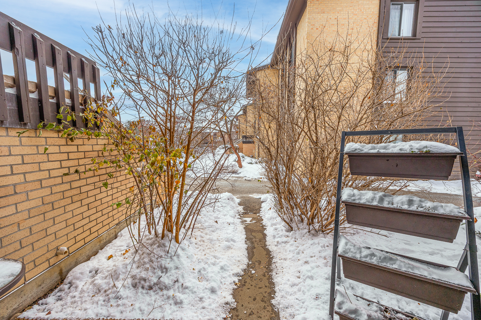 6174 KNOLL LANE Court #101, Willowbrook, IL 60527