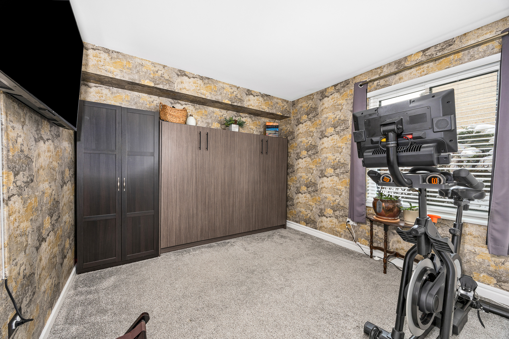 6174 KNOLL LANE Court #101, Willowbrook, IL 60527