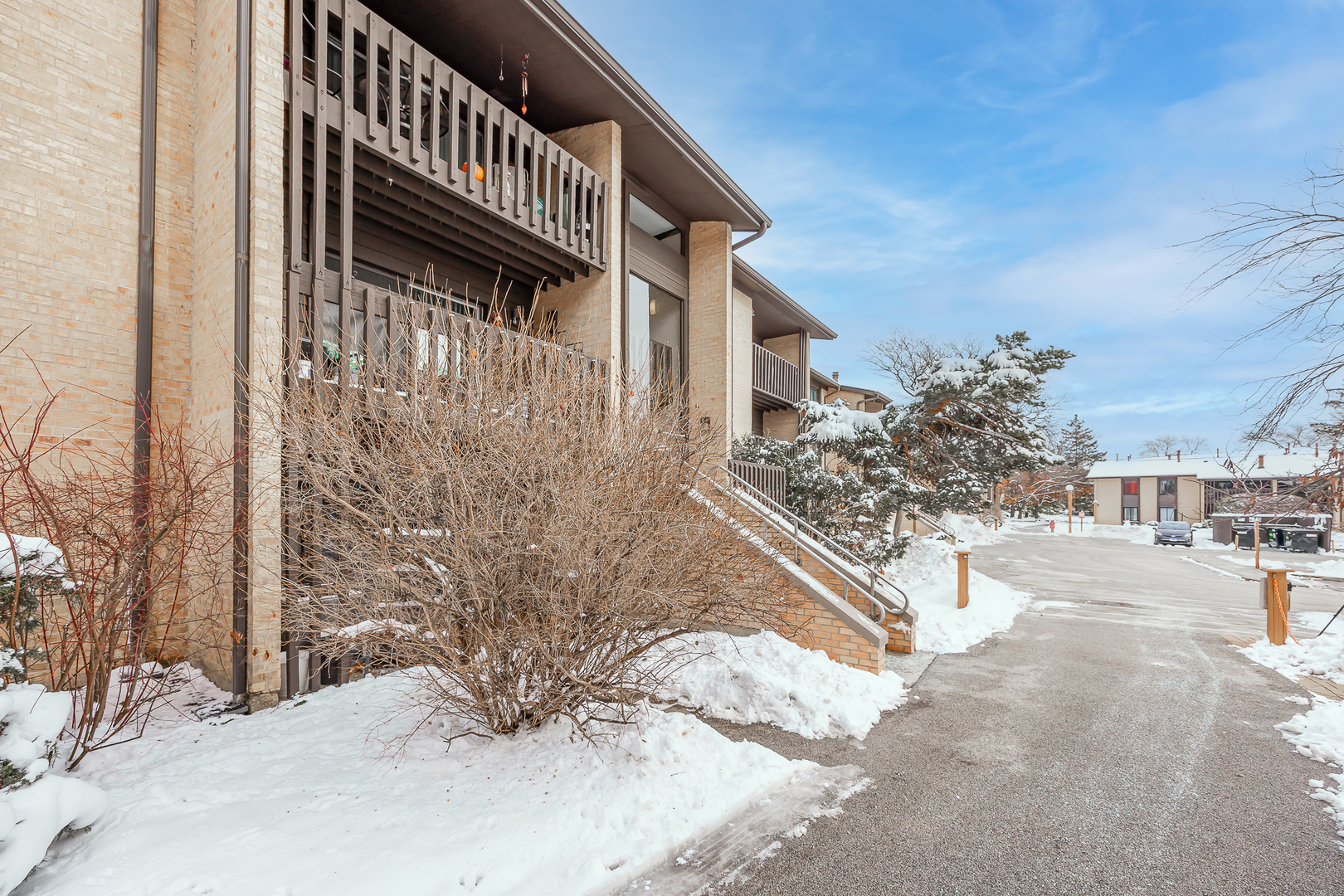 6174 KNOLL LANE Court #101, Willowbrook, IL 60527