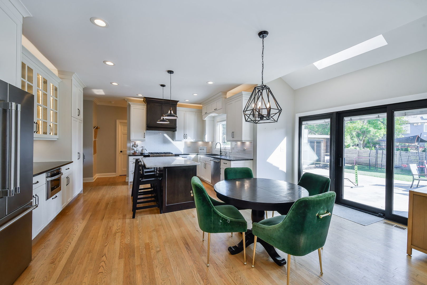 24 Winners Cup Circle, Wheaton, IL 60189