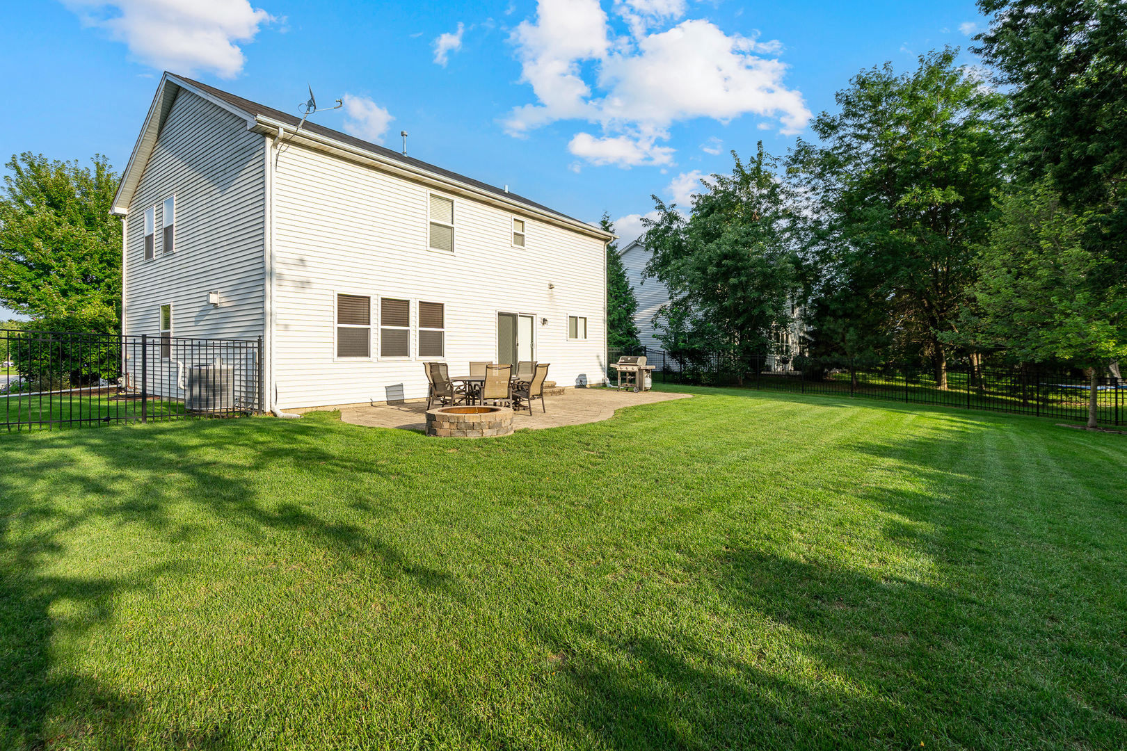 16320 Spring Creek Lane, Plainfield, IL 60586