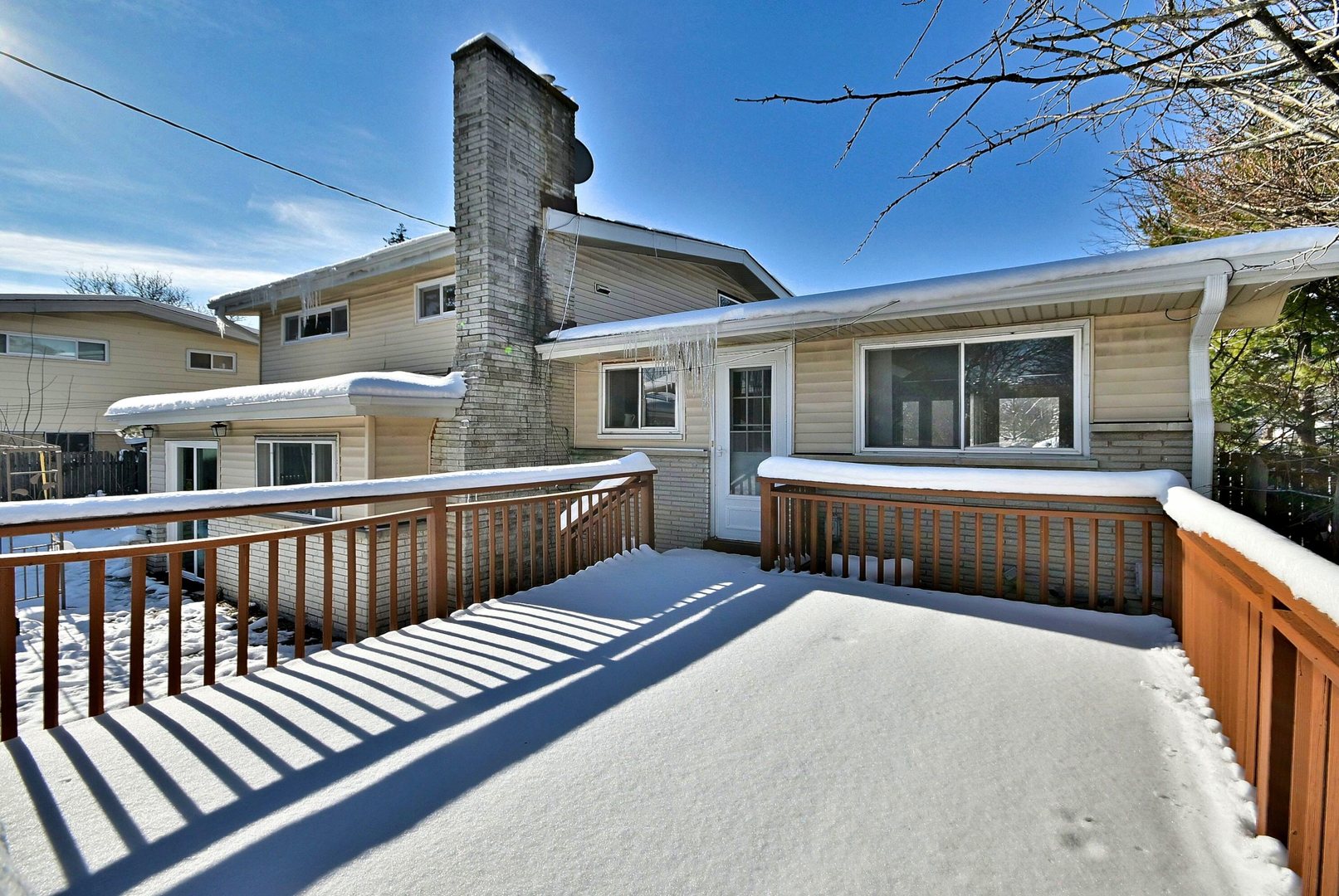 521 Michael Manor, Glenview, IL 60025