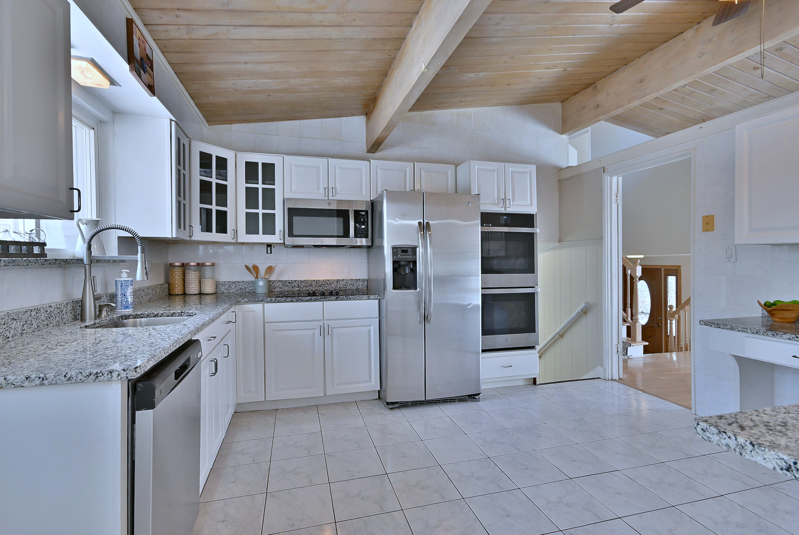 521 Michael Manor, Glenview, IL 60025