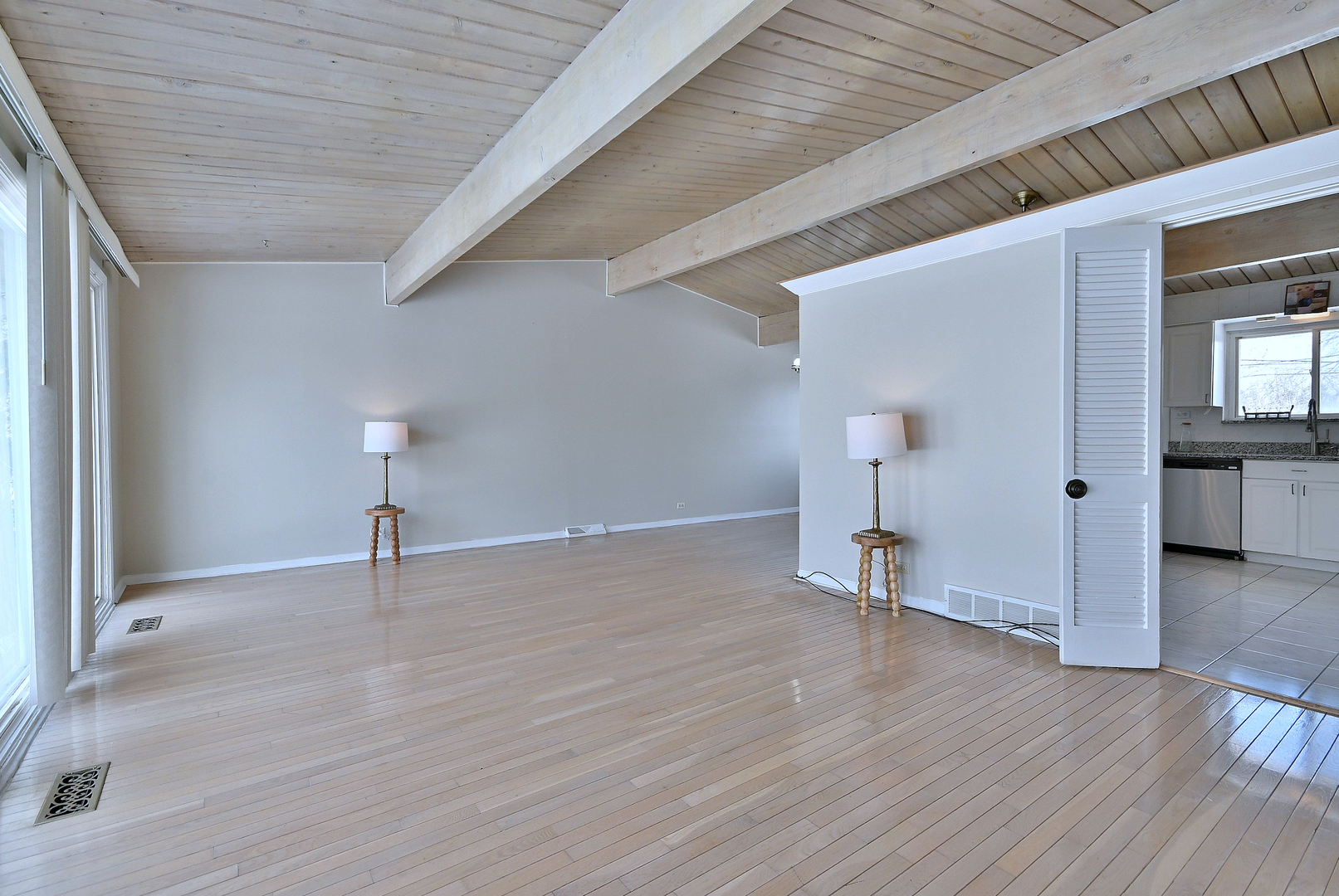 521 Michael Manor, Glenview, IL 60025