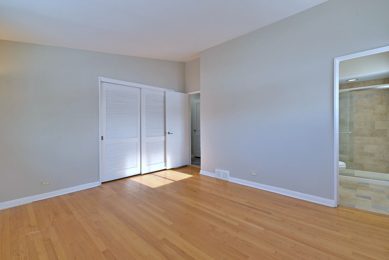 521 Michael Manor, Glenview, IL 60025