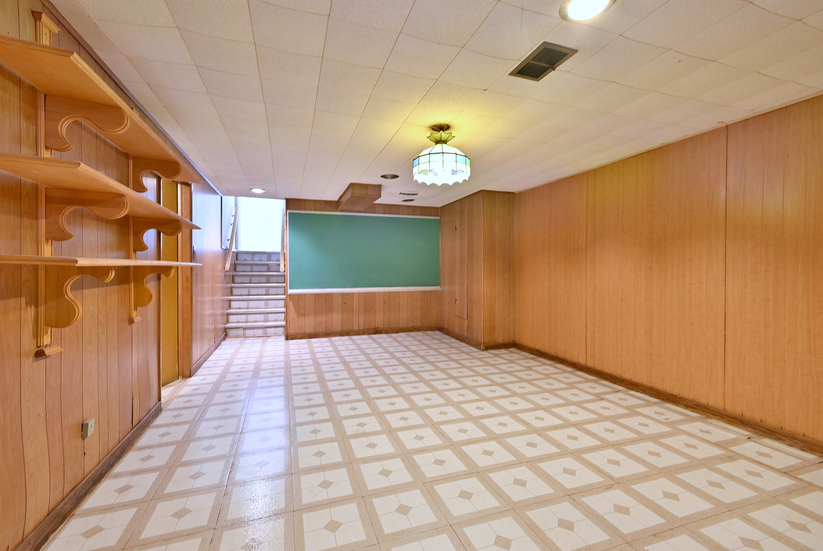 521 Michael Manor, Glenview, IL 60025