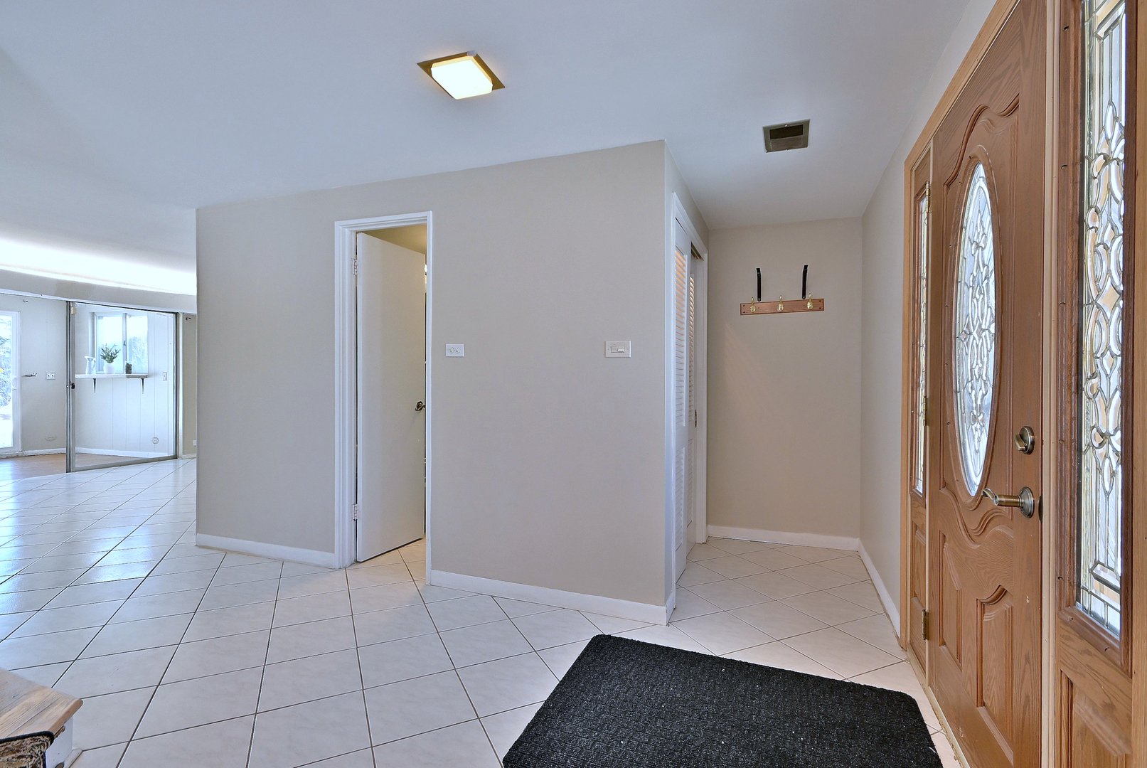 521 Michael Manor, Glenview, IL 60025