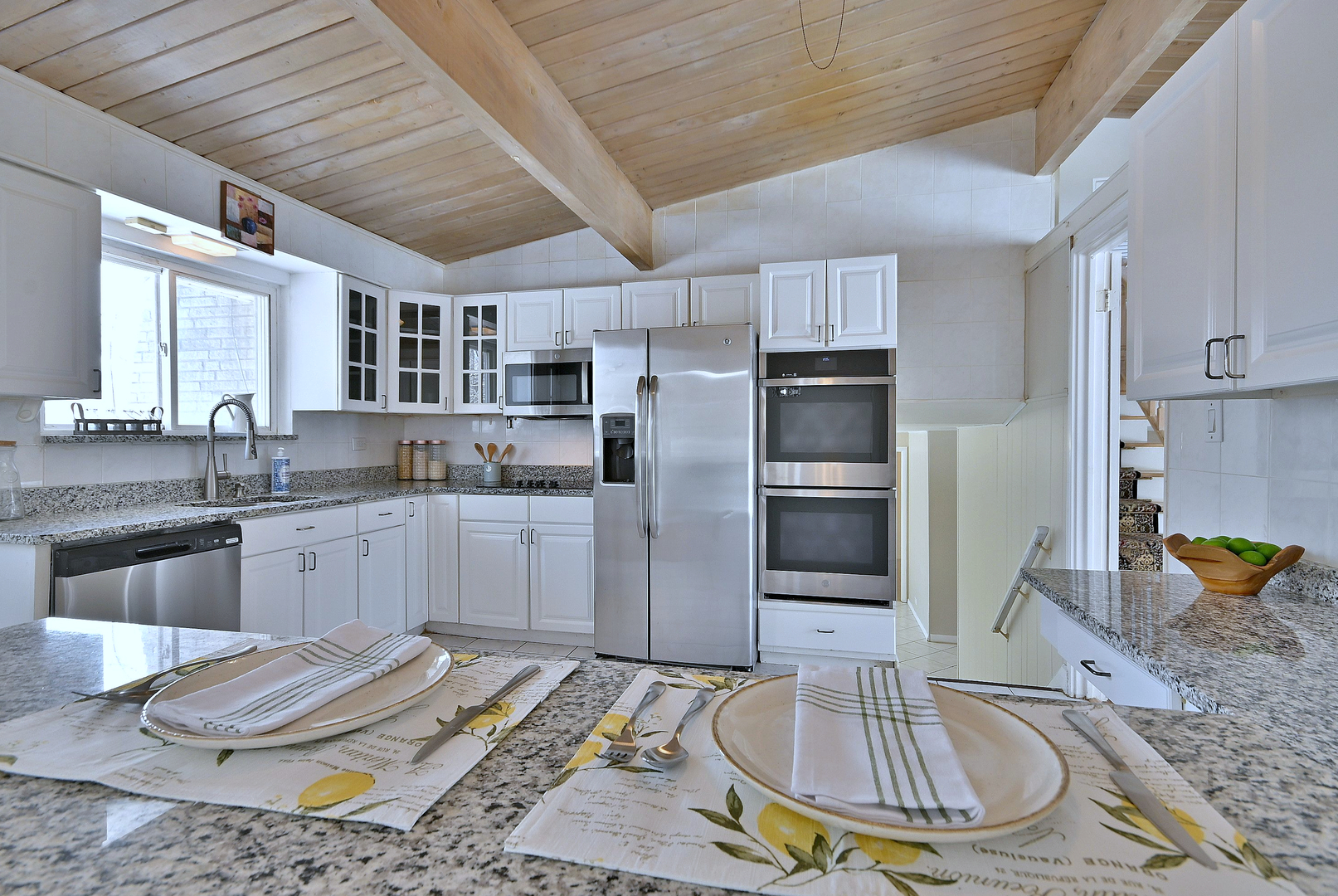 521 Michael Manor, Glenview, IL 60025