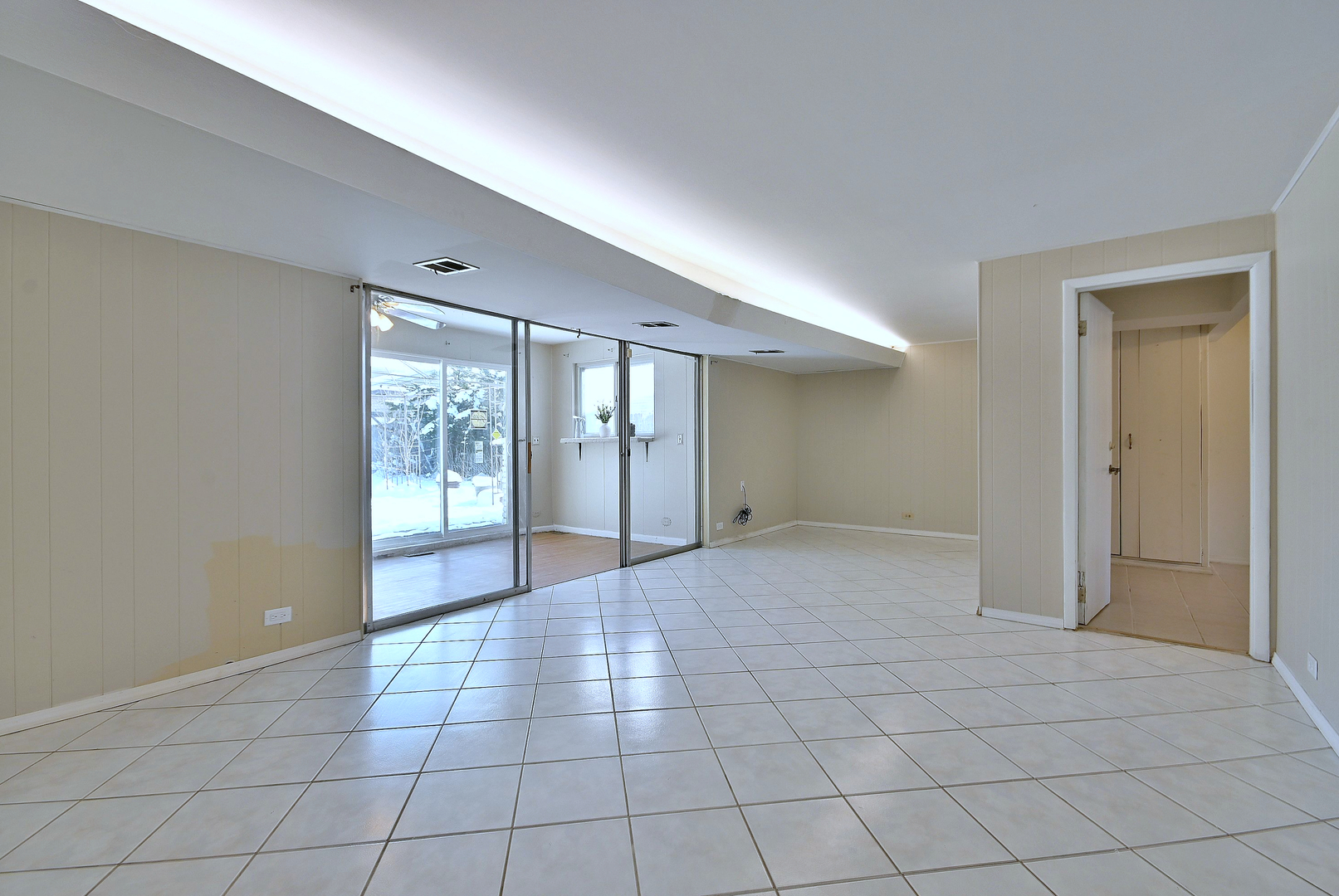 521 Michael Manor, Glenview, IL 60025