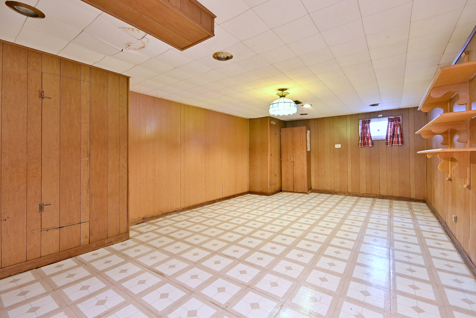 521 Michael Manor, Glenview, IL 60025