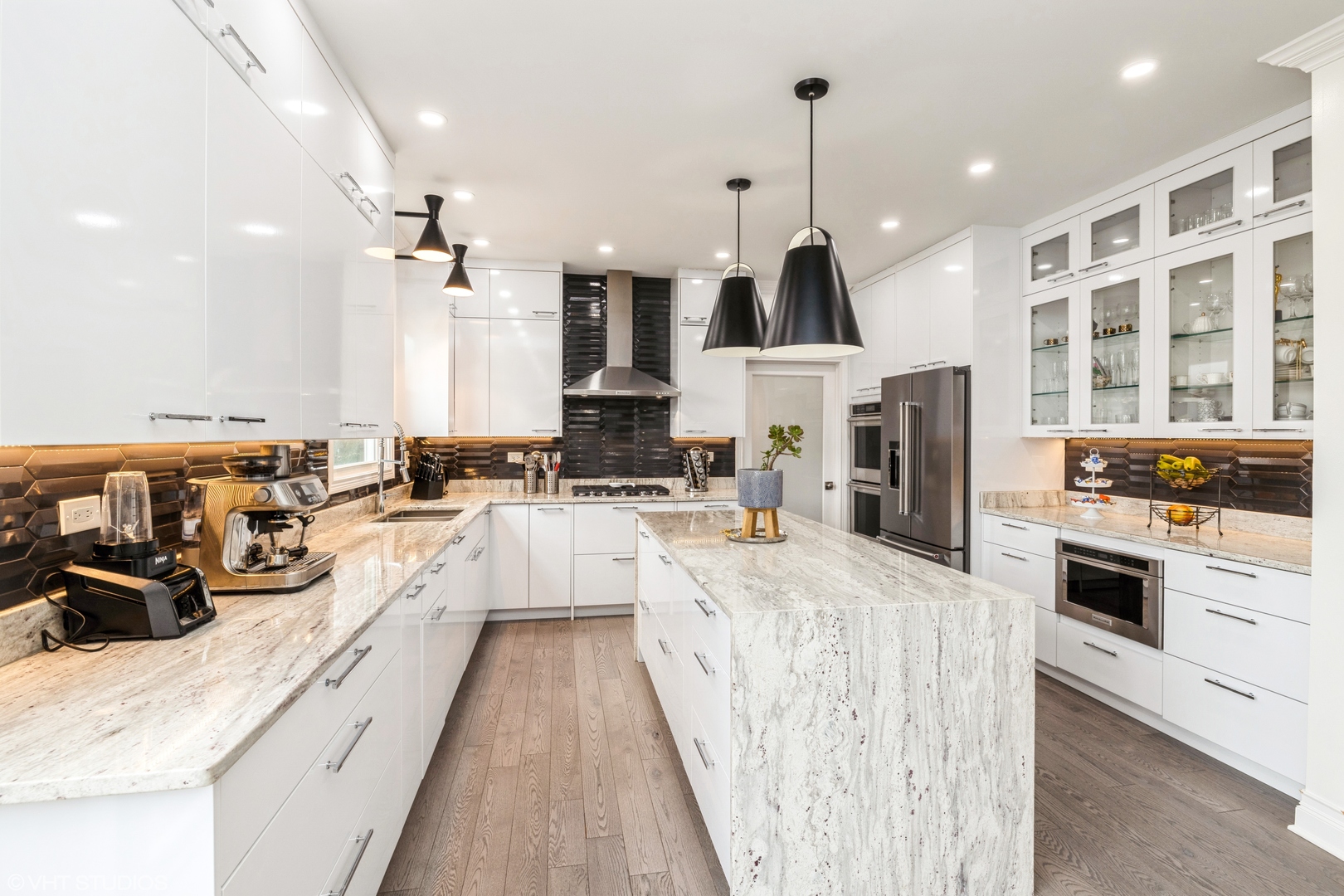 7517 Main Street, Darien, IL 60561